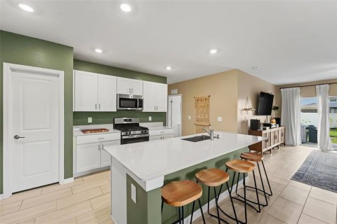 Casa en venta en Land O' Lakes, Florida, 6 dormitorios, 239.69 m2 № 2384190 - foto 10