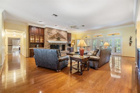 House in Tarpon Springs, Florida 3 bedrooms, 426.05 sq.m. № 1681697 - photo 9