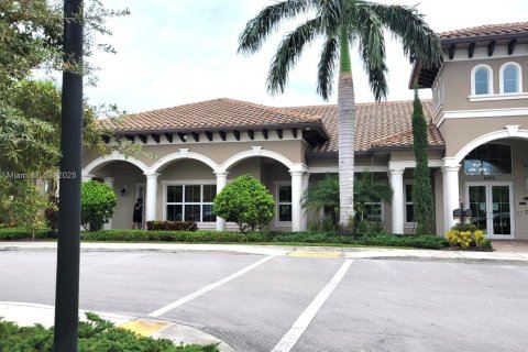 Купить таунхаус в Холливуд, Флорида 3 спальни, 164.99м2, № 1971704 - фото 2