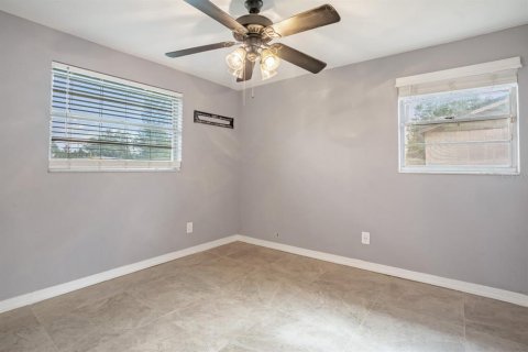 House in Sanford, Florida 3 bedrooms, 88.26 sq.m. № 1903536 - photo 20