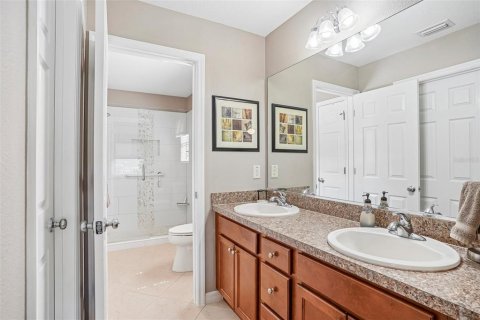 House in The Villages, Florida 2 bedrooms, 114.36 sq.m. № 2393775 - photo 21