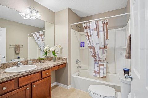 House in The Villages, Florida 2 bedrooms, 114.36 sq.m. № 2393775 - photo 27