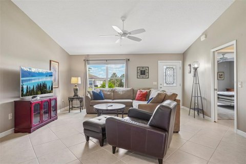 House in The Villages, Florida 2 bedrooms, 114.36 sq.m. № 2393775 - photo 7