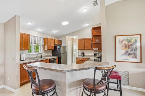 House in The Villages, Florida 2 bedrooms, 114.36 sq.m. № 2393775 - photo 13