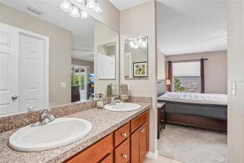 House in The Villages, Florida 2 bedrooms, 114.36 sq.m. № 2393775 - photo 22