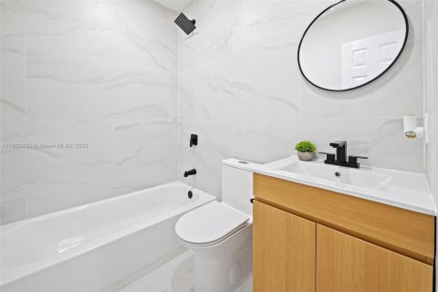 Villa ou maison à vendre à Miami, Floride: 3 chambres, 96.06 m2 № 1930667 - photo 9