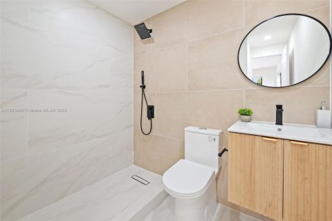 Villa ou maison à vendre à Miami, Floride: 3 chambres, 96.06 m2 № 1930667 - photo 8