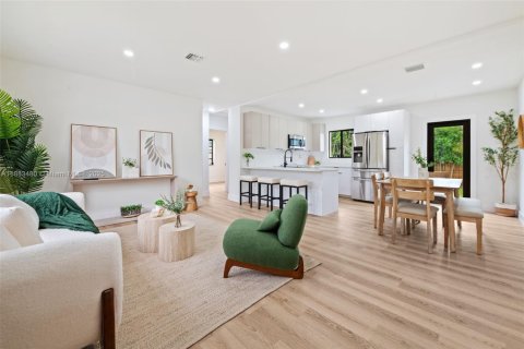 Villa ou maison à vendre à Miami, Floride: 3 chambres, 96.06 m2 № 1930667 - photo 3