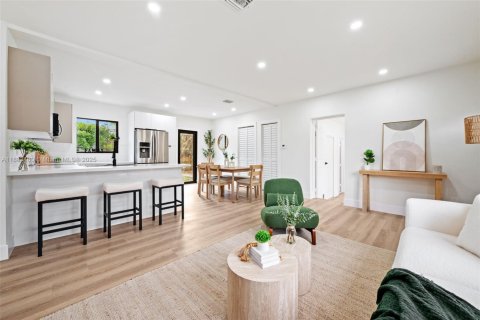 Villa ou maison à vendre à Miami, Floride: 3 chambres, 96.06 m2 № 1930667 - photo 4