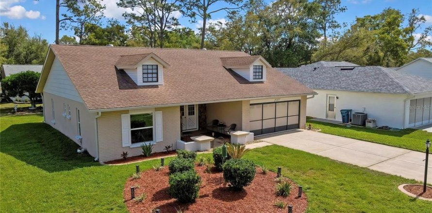 Casa en Spring Hill, Florida 2 dormitorios, 155.52 m2 № 2208191
