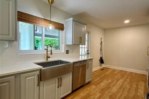 Villa ou maison à louer à Winter Haven, Floride: 3 chambres, 191.38 m2 № 2430391 - photo 15
