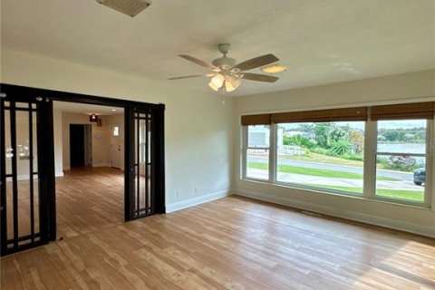 Villa ou maison à louer à Winter Haven, Floride: 3 chambres, 191.38 m2 № 2430391 - photo 11
