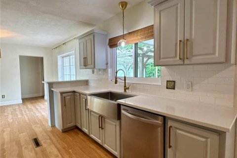 Villa ou maison à louer à Winter Haven, Floride: 3 chambres, 191.38 m2 № 2430391 - photo 17