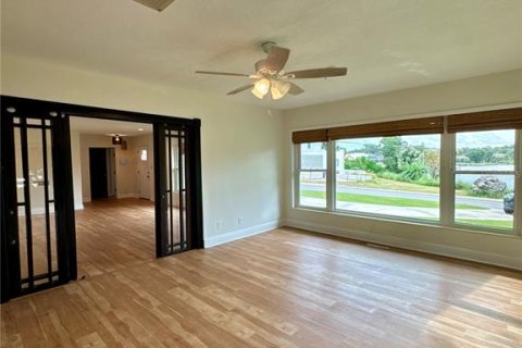 Villa ou maison à louer à Winter Haven, Floride: 3 chambres, 191.38 m2 № 2430391 - photo 9