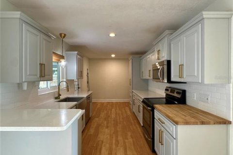 Villa ou maison à louer à Winter Haven, Floride: 3 chambres, 191.38 m2 № 2430391 - photo 13