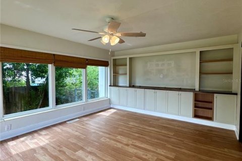 Villa ou maison à louer à Winter Haven, Floride: 3 chambres, 191.38 m2 № 2430391 - photo 8