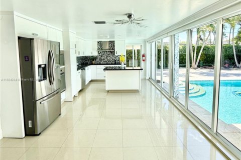 Купить виллу или дом в Майами, Флорида 5 спален, 118.91м2, № 1791053 - фото 18