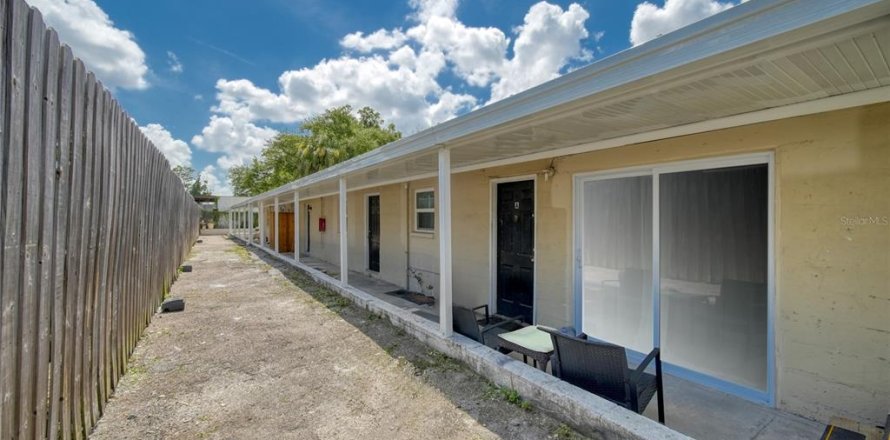 Immobilier commercial à Tampa, Floride 185.8 m2 № 2204259