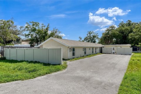 Immobilier commercial à vendre à Tampa, Floride: 185.8 m2 № 2204259 - photo 5