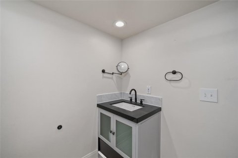 Immobilier commercial à vendre à Tampa, Floride: 185.8 m2 № 2204259 - photo 7