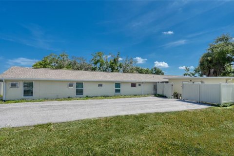 Immobilier commercial à vendre à Tampa, Floride: 185.8 m2 № 2204259 - photo 4