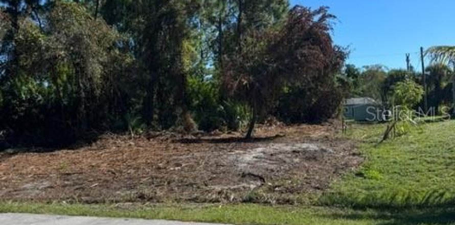 Terrain à Palm Bay, Floride № 2224385