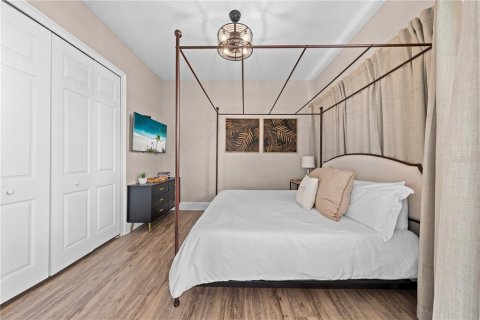 Casa en venta en Four Corners, Florida, 5 dormitorios, 364.08 m2 № 2208464 - foto 12