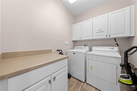 Casa en venta en Four Corners, Florida, 5 dormitorios, 364.08 m2 № 2208464 - foto 17