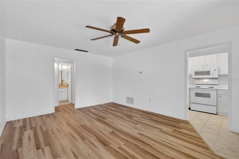 Copropriété à vendre à Mount Dora, Floride: 1 chambre, 56.48 m2 № 2233649 - photo 5