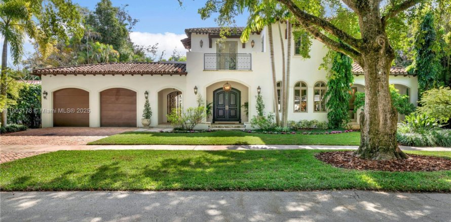 Villa ou maison à Coral Gables, Floride 4 chambres, 381.92 m2 № 1963531