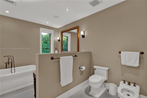 Villa ou maison à vendre à Coral Gables, Floride: 4 chambres, 381.92 m2 № 1963531 - photo 27