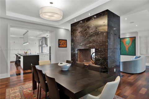 Villa ou maison à vendre à Coral Gables, Floride: 4 chambres, 381.92 m2 № 1963531 - photo 16