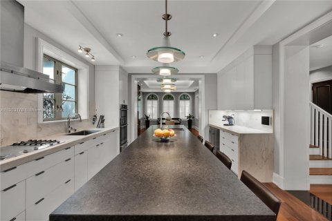 Villa ou maison à vendre à Coral Gables, Floride: 4 chambres, 381.92 m2 № 1963531 - photo 14