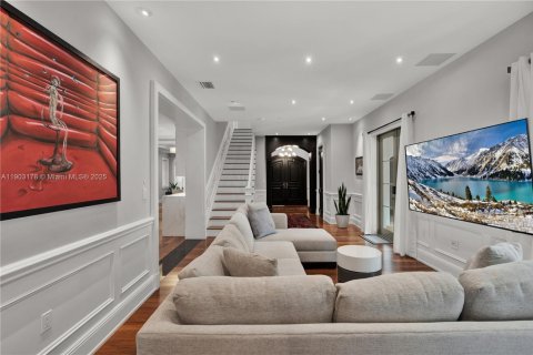 Villa ou maison à vendre à Coral Gables, Floride: 4 chambres, 381.92 m2 № 1963531 - photo 9