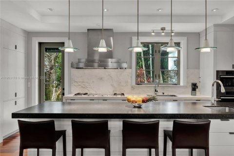 Villa ou maison à vendre à Coral Gables, Floride: 4 chambres, 381.92 m2 № 1963531 - photo 11