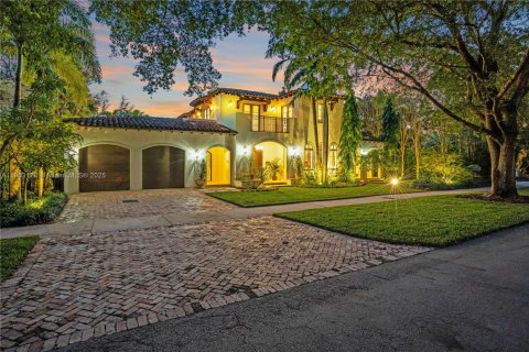 Villa ou maison à vendre à Coral Gables, Floride: 4 chambres, 381.92 m2 № 1963531 - photo 2