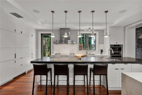 Villa ou maison à vendre à Coral Gables, Floride: 4 chambres, 381.92 m2 № 1963531 - photo 10