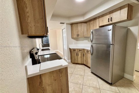 Condominio en alquiler en Sunrise, Florida, 2 dormitorios, 96.06 m2 № 1956366 - foto 18