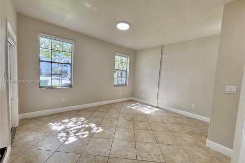 Condominio en alquiler en Sunrise, Florida, 2 dormitorios, 96.06 m2 № 1956366 - foto 3