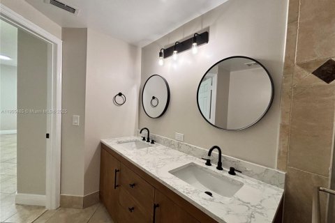 Condominio en alquiler en Sunrise, Florida, 2 dormitorios, 96.06 m2 № 1956366 - foto 4