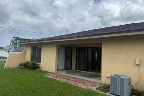 Appartement à louer à Kissimmee, Floride: 2 chambres, 103.4 m2 № 2390854 - photo 28