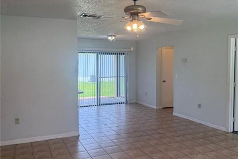 Appartement à louer à Kissimmee, Floride: 2 chambres, 103.4 m2 № 2390854 - photo 5