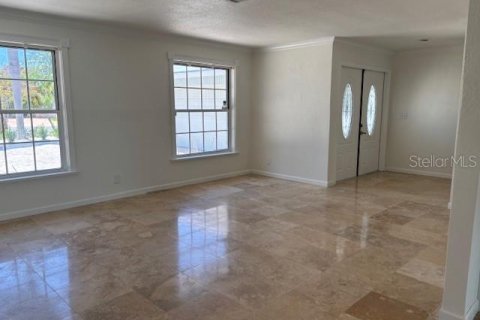 House in Treasure Island, Florida 4 bedrooms, 221.11 sq.m. № 2101719 - photo 18