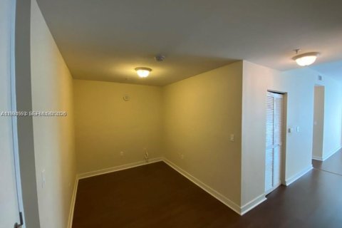 Copropriété à louer à Miami, Floride: 2 chambres, 102.75 m2 № 2255897 - photo 4