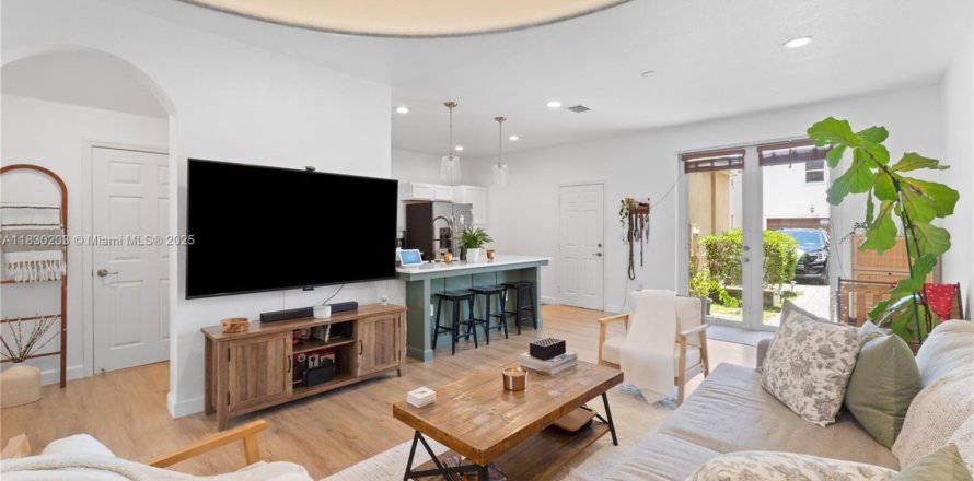 Touwnhouse à Miami, Floride 3 chambres, 161.65 m2 № 1806000