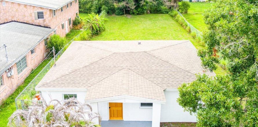 Casa en St. Lucie, Florida 2 dormitorios, 85.28 m2 № 2078385
