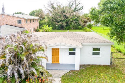 Casa en venta en St. Lucie, Florida, 2 dormitorios, 85.28 m2 № 2078385 - foto 2