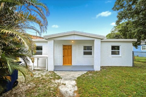 Casa en venta en St. Lucie, Florida, 2 dormitorios, 85.28 m2 № 2078385 - foto 3