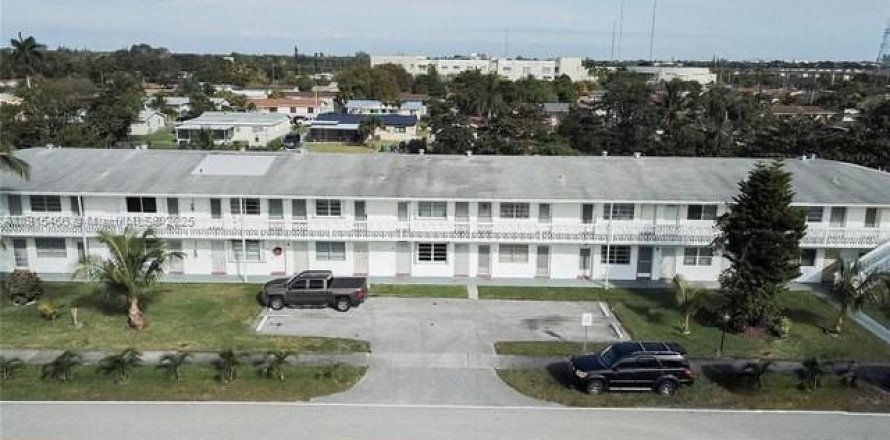 Condo in Miami Gardens, Florida, 1 bedroom № 2082474