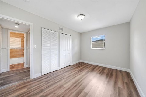 House in Fort Lauderdale, Florida 2 bedrooms, 104.79 sq.m. № 1872734 - photo 22